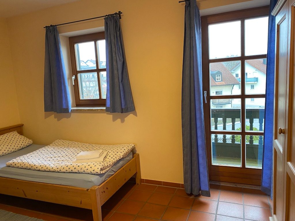 Zimmer mit Balkon